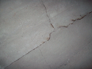 crack in cement refractory